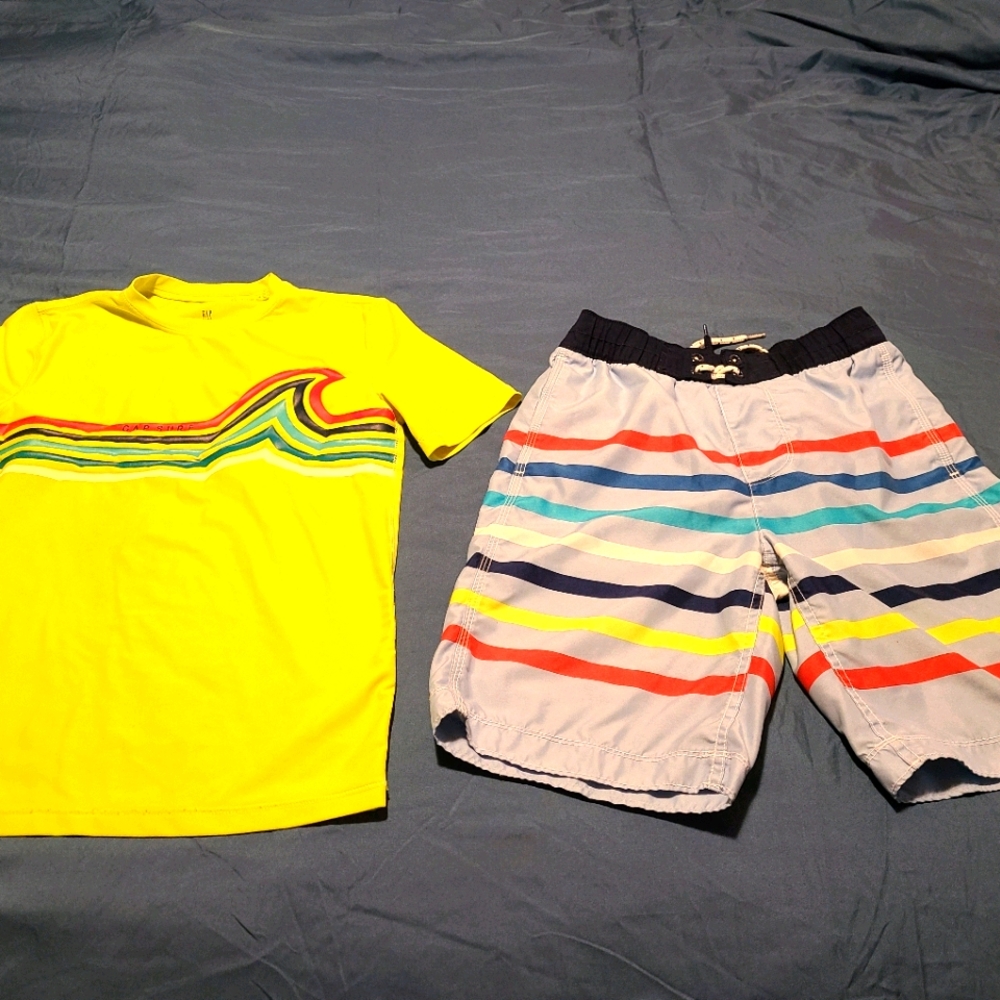 Gap Rash Guard and Swim Trunk Set XL